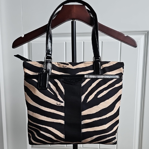 COACH 2013 SIGNATURE STRIPE ZEBRA PRINT TOTE - Picture 1 of 13